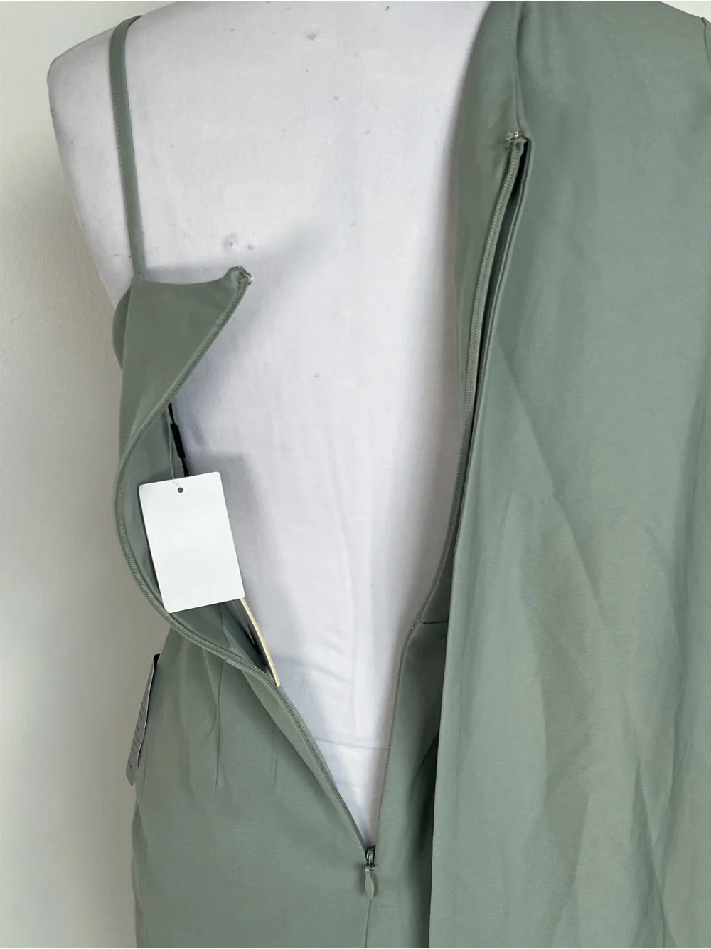 NWT! Lavish Alice‎ pleated cape-sleeve midi dress Sage Green Size 2